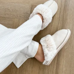 Olivia & Kate Beige Fluffy-Slippers Best Sale