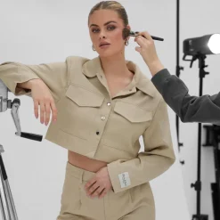 Olivia & Kate Beige Studio Cropped-Jacket Outlet