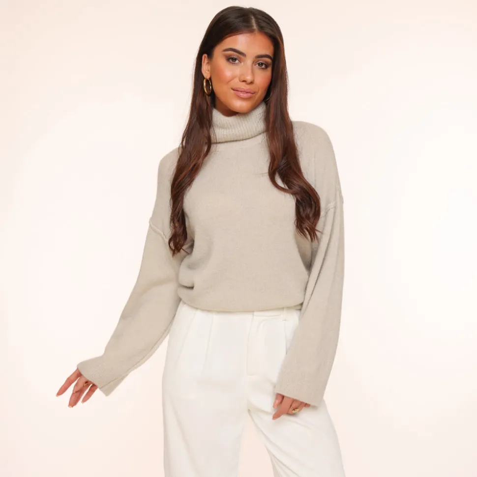 Olivia & Kate Beige Turtleneck-Sweater Hot